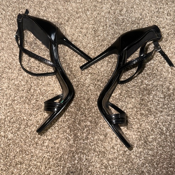 Black sexy heels from Forever21, size is US 39/8 - Picture 2 of 4